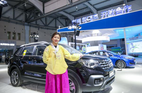 师生参加首届中韩投资贸易博览会翻译服务工作 1.jpg